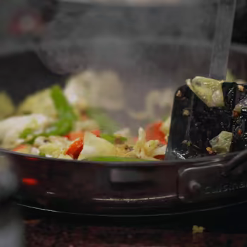Verduras salteadas para rolls vegetarianos